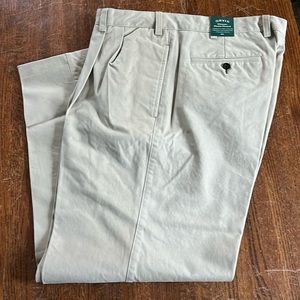 Orvis mens pleated khakis pants